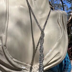 Rhinestone Lariat Necklace with a twist Brand New
